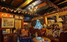 Wizards Thatch Luxury Suites